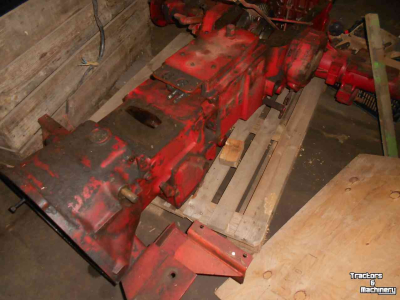 Used parts for tractors International 33 SERIE