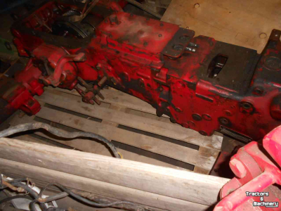 Used parts for tractors International 33 SERIE