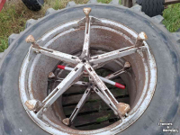 Wheels, Tyres, Rims & Dual spacers Kleber 16.9 R 34 dubbellucht set