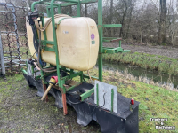 Fieldsprayer 3 points  Gedragen spuit voor ruggen - 4 rij