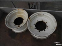 Wheels, Tyres, Rims & Dual spacers New Holland 12x24