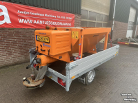 Other cleaning and sweeping machines and accessories  Zoutstrooier op aanhanger