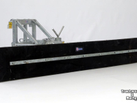 Rubber yard scraper Qmac 180 MECH SCHUIN SCHAFFER BORD
