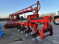 Ploughs Niemeyer Ultra 3-140 zwenkploeg met pakker