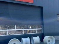 Wheels, Tyres, Rims & Dual spacers  3 sets achtervelgen, 1 set voorvelgen