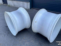 Wheels, Tyres, Rims & Dual spacers  3 sets achtervelgen, 1 set voorvelgen