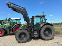 Tractor Valtra N155 Tractor met voorlader