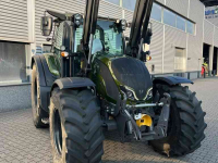 Tractor Valtra N155 Tractor met voorlader