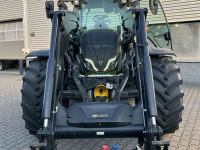Tractor Valtra N155 Tractor met voorlader