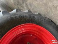 Wheels, Tyres, Rims & Dual spacers Michelin 540/65R30 op 10 gaats Fendt velg