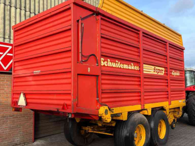 Self-loading wagon Schuitemaker Rapide 125 S opraapwagen. Weidebouwmachines