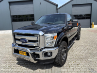 Pick-up Ford Lariat, Crew-Cab, Grijs kenteken.