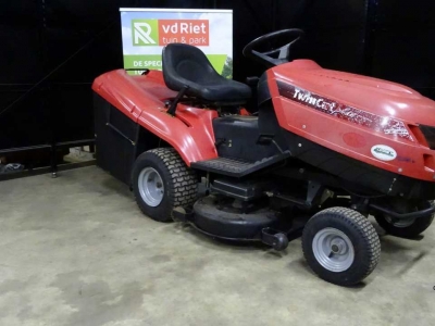 Ride-on mower Castelgarden Twincut