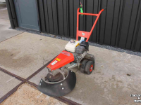 Weed brusher Nimos MUG onkruidborstel borstelmachine Honda motor