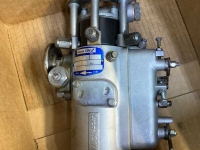 Used parts for tractors Perkins 6.354-4 Perkins brandstofpomp voor MF 3080 gereviseerd