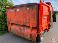 Silage-block distribution wagon Holaras Rabbit 5000