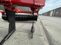 Deep subsoiler He-Va Sub-Tiller