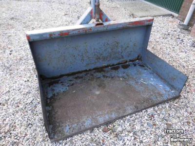 Tractor tipping boxes Peecon 1.5