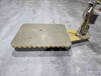Other conveying equipment and accessories  Unicum Palletdraaier