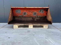 Front-end loader bucket / Front loader bucket  Kubota