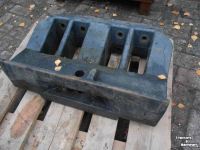 Used parts for tractors Massey Ferguson gewichtendrager
