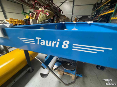 Fertilizer spreader Lemken Tauri 8