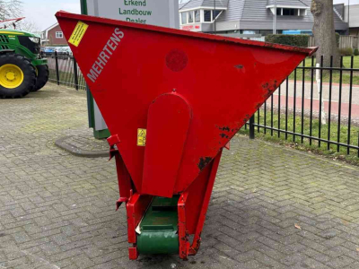 Sawdust spreader for boxes Mehrtens EG1200BL Boxenstrooier