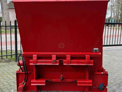 Sawdust spreader for boxes Mehrtens EG1200BL Boxenstrooier