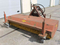 Sweeper Hekamp VM205 hydraulische veegmachine rolbezem met aangebouwde rubberschuif