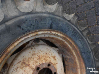 Wheels, Tyres, Rims & Dual spacers International 13.6-r28