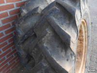 Wheels, Tyres, Rims & Dual spacers International 13.6-r28