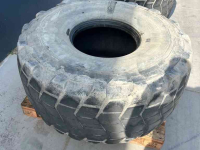 Wheels, Tyres, Rims & Dual spacers  24R20.5