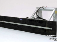 Other harvesters and accessories Qmac Rubber barn scraper 2.70 mtr hookup Manitou
