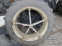Wheels, Tyres, Rims & Dual spacers  Onbekend