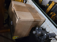Diverse used spare-parts  Nieuw hogedruk / giekbedienings pomp voor 513