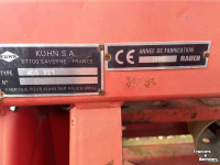 Fertilizer spreader Rauch Kuhn MDS 921 op troley