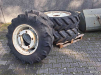 Wheels, Tyres, Rims & Dual spacers Pirelli 13.6-R24 en 14.9/R38