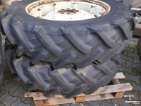 Wheels, Tyres, Rims & Dual spacers Pirelli 13.6-R24 en 14.9/R38