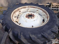Wheels, Tyres, Rims & Dual spacers Pirelli 13.6-R24 en 14.9/R38