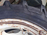 Wheels, Tyres, Rims & Dual spacers Pirelli 13.6-R24 en 14.9/R38