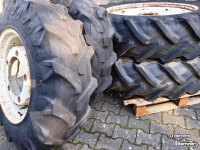 Wheels, Tyres, Rims & Dual spacers Pirelli 13.6-R24 en 14.9/R38