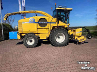 Forage-harvester New Holland FX 60 Zelfrijdende Veldhakselaar + PU