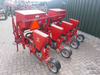 Seed drill Gaspardo 4 rij maiszaaimachine