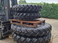 Wheels, Tyres, Rims & Dual spacers BKT 230/95R32 & 270/95R48