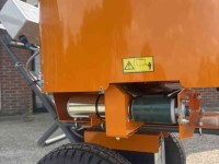 Sawdust spreader for boxes Flingk SE250