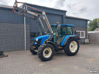 Tractor New Holland T5050 met voorlader