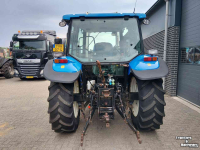 Tractor New Holland T5050 met voorlader