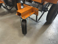 Sawdust spreader for boxes Flingk SE 250 instrooier 3e wiel en gr w