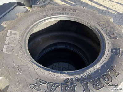 Wheels, Tyres, Rims & Dual spacers BKT 540/65R28  Agrimax RT657 Nieuw