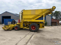 Forage-harvester Hesston Field queen rear dump